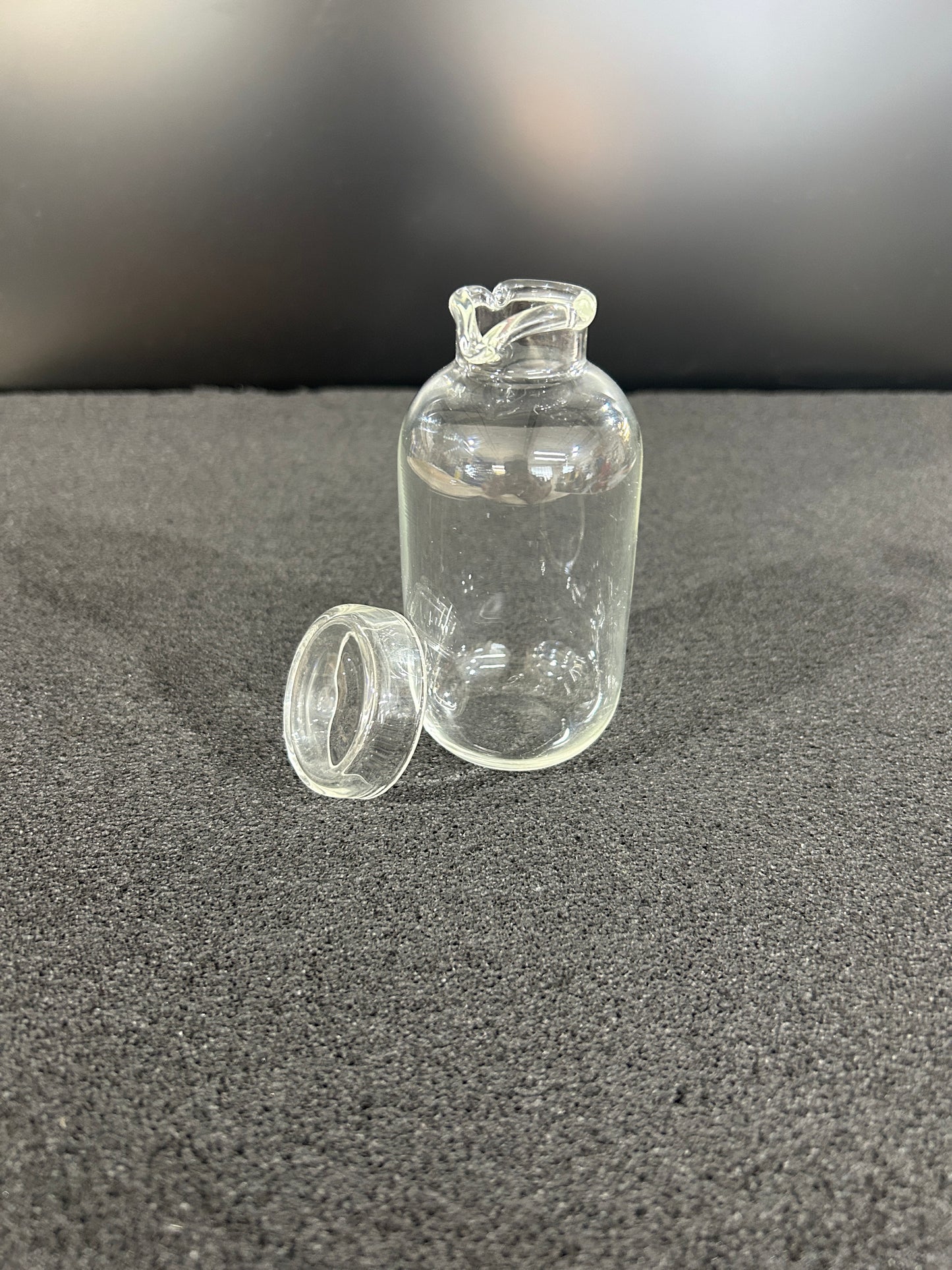 Sample Container with Cover, ASTM D525