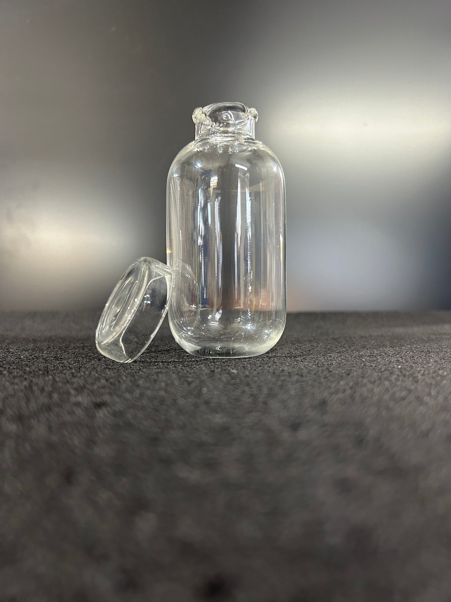 Sample Container with Cover, ASTM D525
